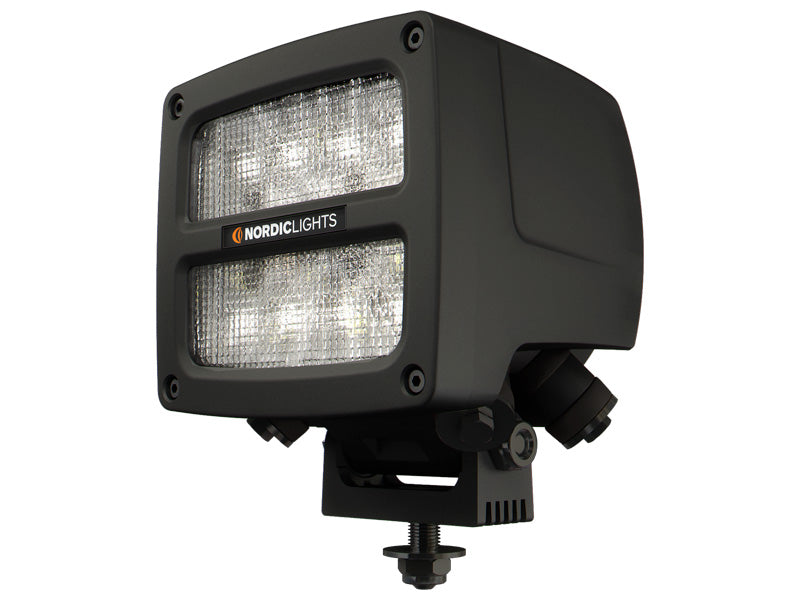 NORDIC SCORPIUS XTR 7500 WIDEFLOOD BLTINDEUTSCH TT P