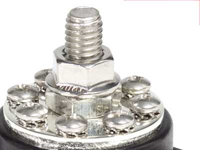KYTKENTÄPULTTI 10MM+8 LÄHTÖÄ