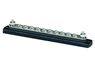 KYTKENTÄKISKO 150A 2XKYTKENTÄPULTTI+20 ULOSOTTOA