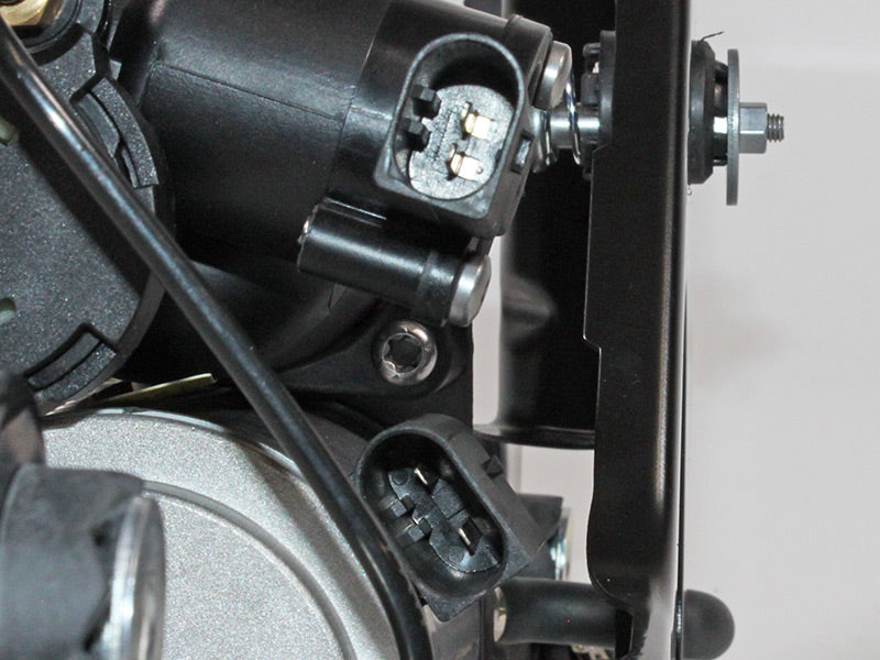 KOMPRESSORI ILMAJOUSITUS BMW X5 E70 TÄYD