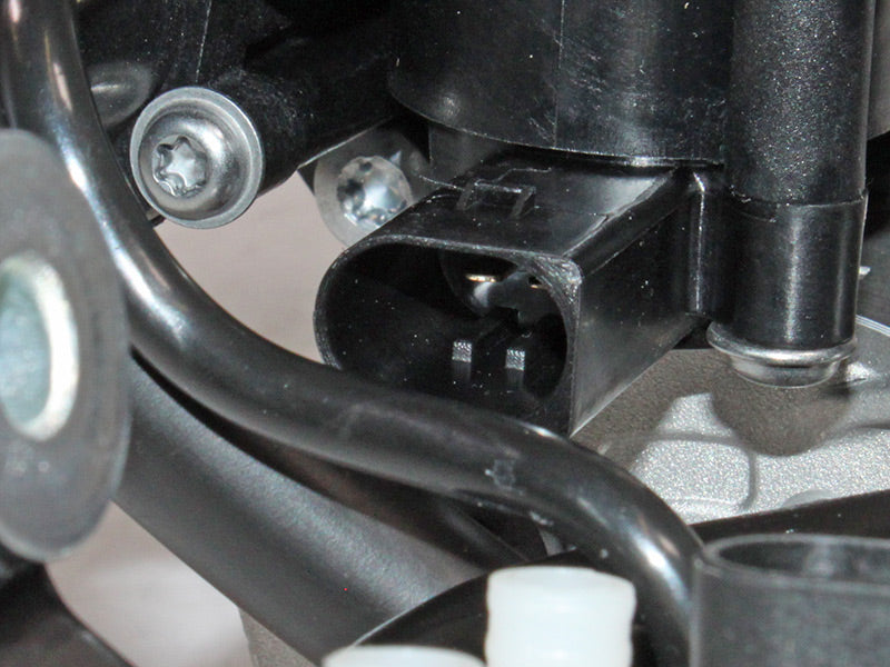KOMPRESSORI ILMAJOUSITUS BMW X5 F15 TÄYD