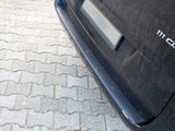 TAKAPUSKURIN LASTAUSSUOJA (ABS-BLACK)